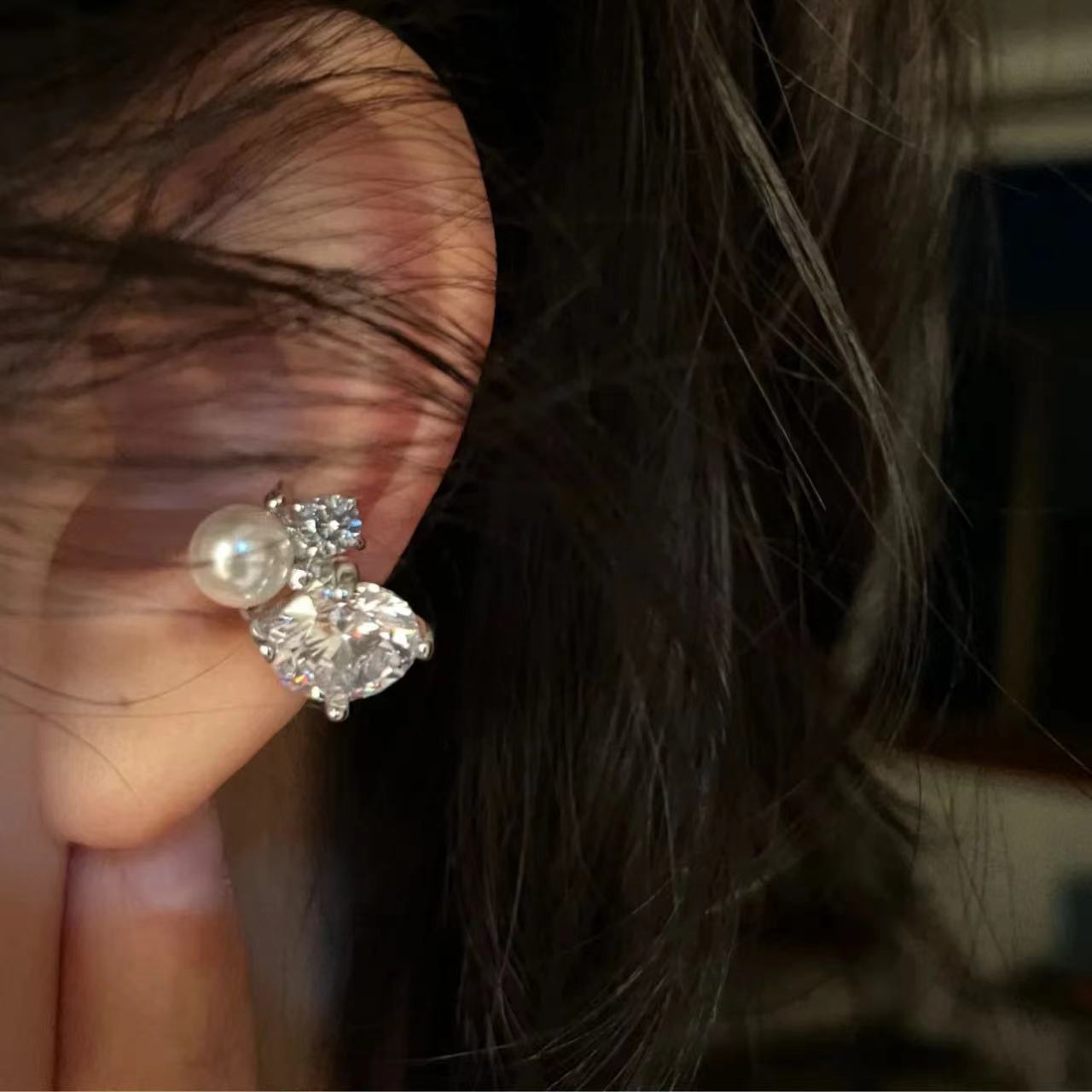 Ear Cuff No Piercing - 1개 반짝이는 모조 진주 지르콘 귀찌