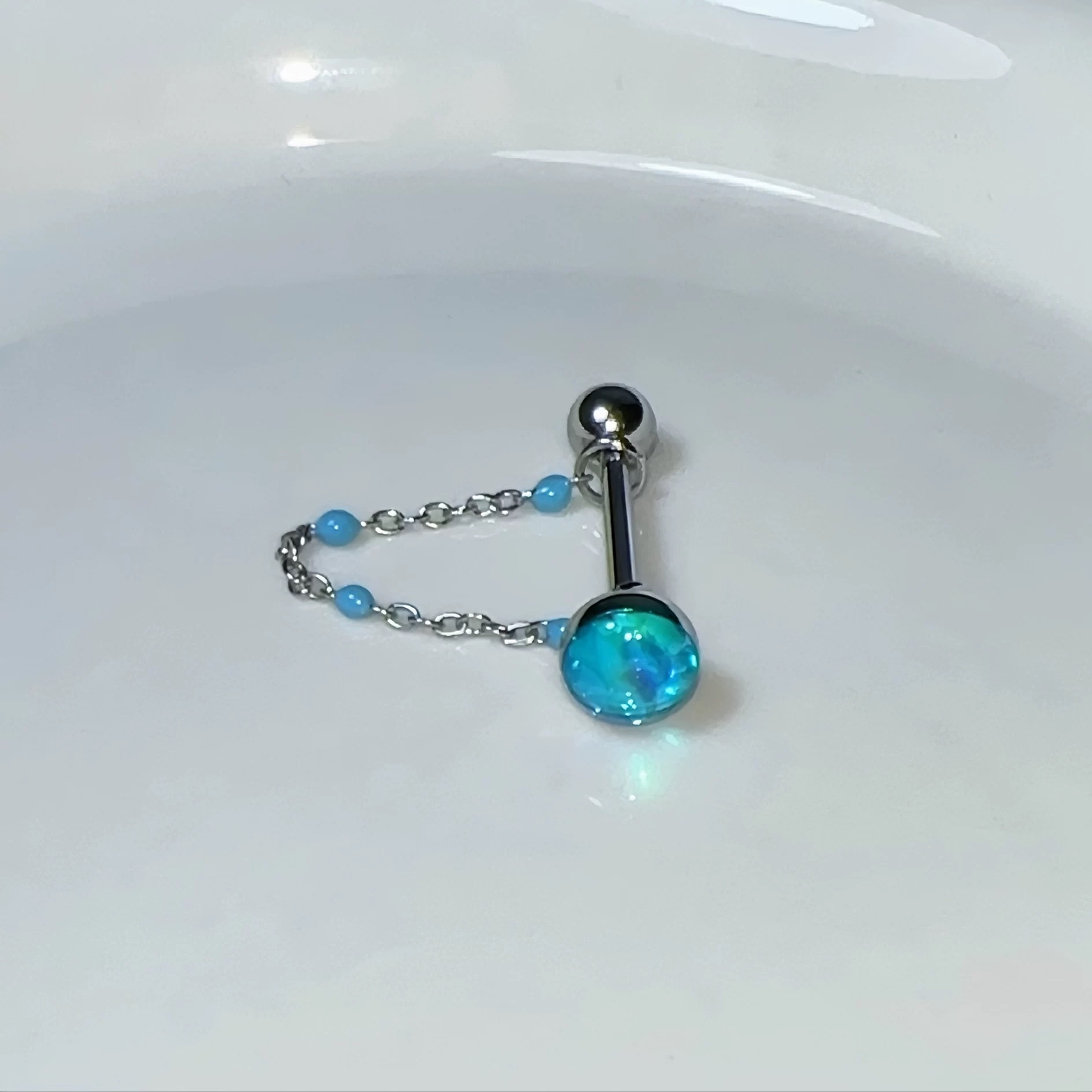 1개 고품질 트렌디 블루 글리터 볼 체인 티타늄 스틸  - Titanium Steel Ring 리뷰 및 가격